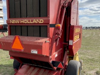 New Holland  654 Round Baler