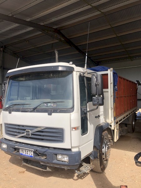 2003 Volvo FL 250 Tipper Tray Truck