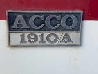 International Acco 1910A Tipper