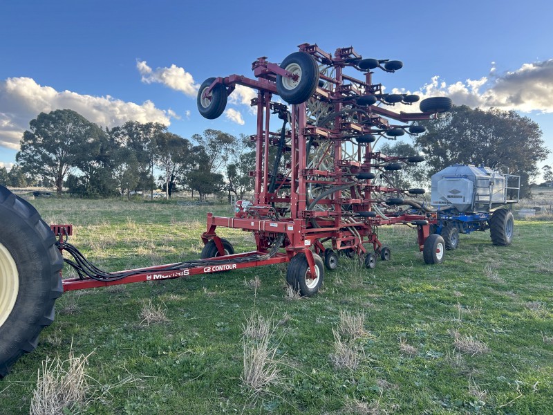 Morris C2 9.15m Narrow Seeder with Gason 1850RT 6000L Cart