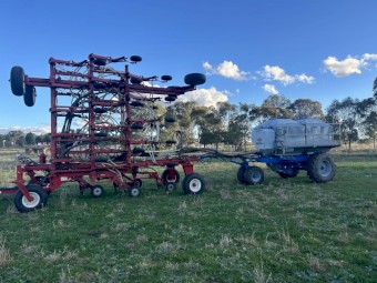Morris C2 9.15m Narrow Seeder with Gason 1850RT 6000L Cart