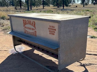 Bromar Lick Feeder