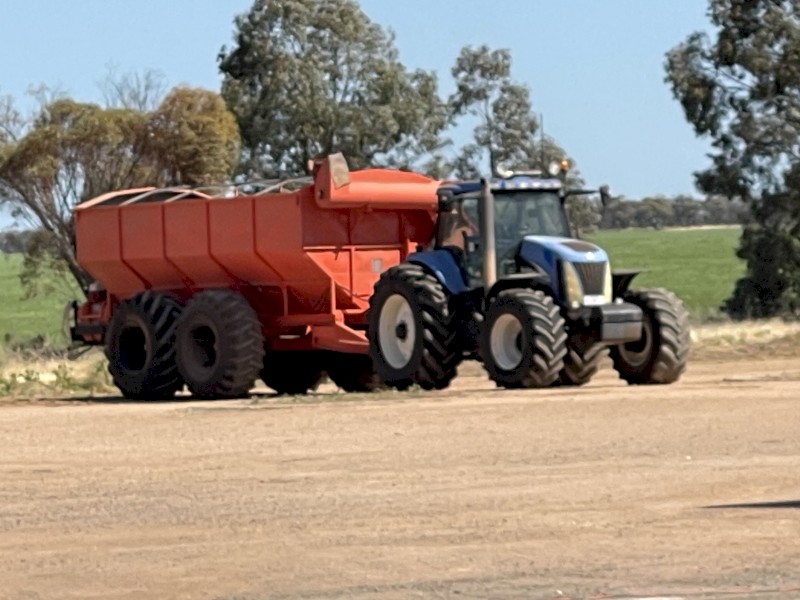 Dunstan 28 tonne Chaser Bin   "Will consider serious Offers"