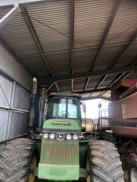 John Deere 8450 Tractor