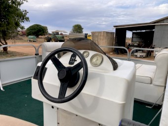 Pontoon Party Boat