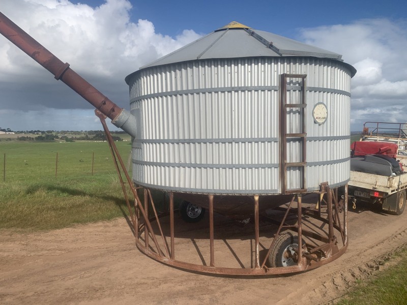 Ackland Field Bin with Auger