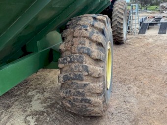 1998 Grain King 18T Chaser Bin