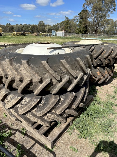 Set of Duals off NH CR header, suit flagship CASE IH