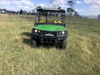 John Deere 865M Gator