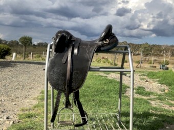 Saddle