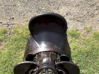 Saddle