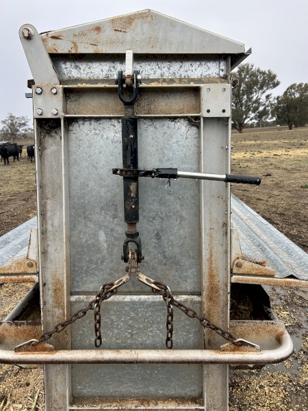Brookfield Sheep Feeders