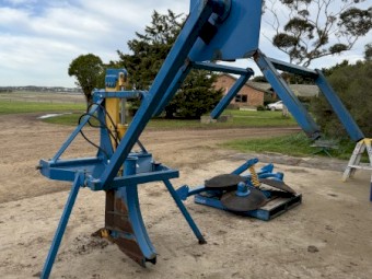 2019 Wilson Machinery Pipe Layer / Tree Line Ripper / Mounder