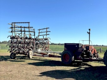 International/Napier Air Seeder