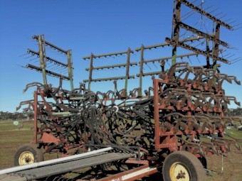 International/Napier Air Seeder