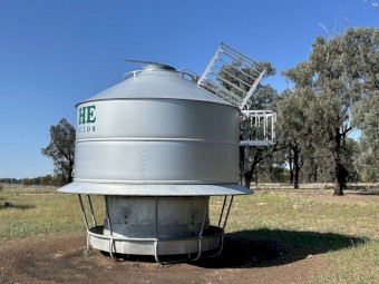 HE Cattle Feeder