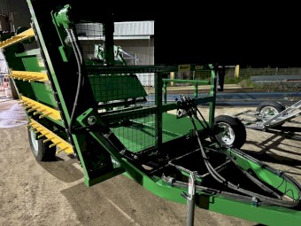Elsworth Square Bale and Round Bale Feeders