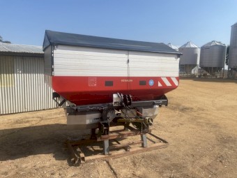 VICON ROXL 3900 lts fertiliser spreader