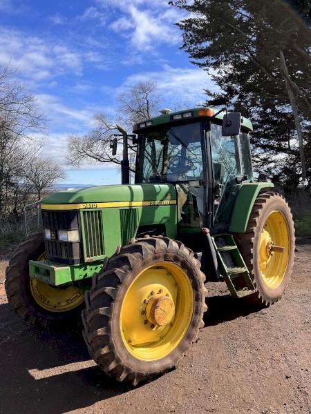 John Deere 7410 Tractor