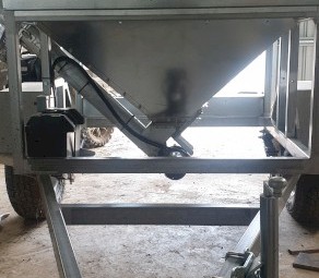 Under Auction - (A221) 2021 FeedTech Feed Out Cart 
