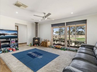 LIVING THE LIFESTYLE DREAM AND SELLING AS 12 OR 30 ACRES