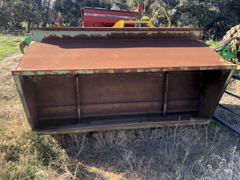 Grain Lick Feeder