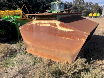 Grain Lick Feeder