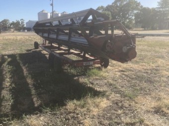 Case IH 1660 Header with 30ft Front