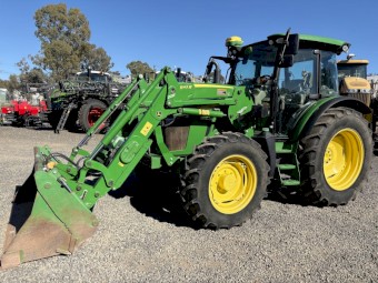 2017 John Deere 5R125 Tractor Loader