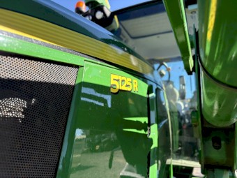 2017 John Deere 5R125 Tractor Loader