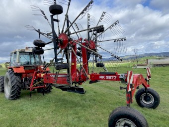 Massey Ferguson RK3877 hay rake