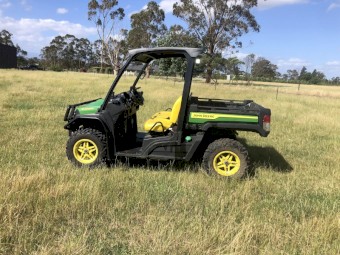 John Deere Gator 865M