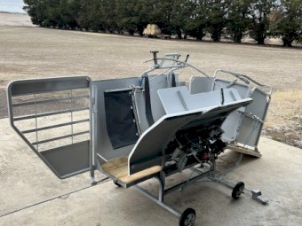 Hecton air operated sheep handler 