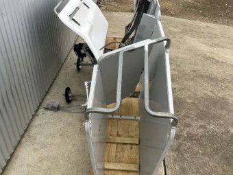 Hecton air operated sheep handler 