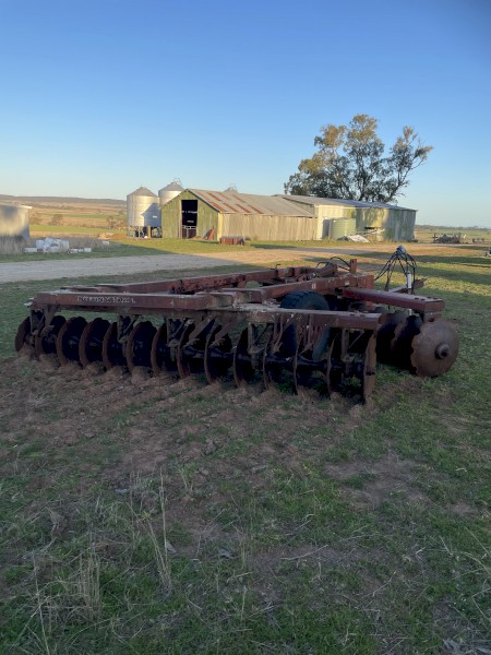 International 28 plate disc plough