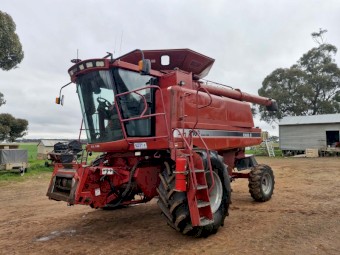 Case IH 2166 Header with 1010 Front