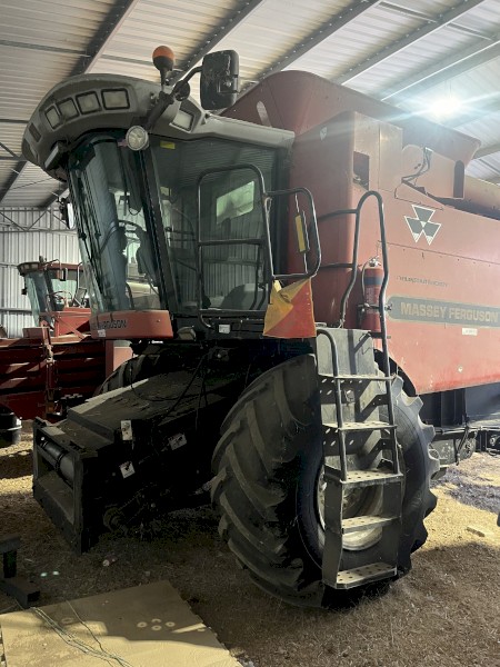 Massey Ferguson 9790 harvester and fronts