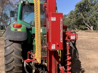 Farm Force Hydraulic Post Driver