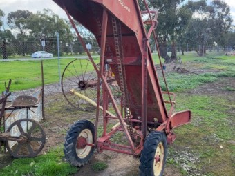 New Holland 471 Hay Loader