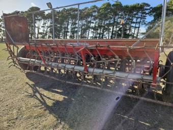 International 6-2 Seed Drill