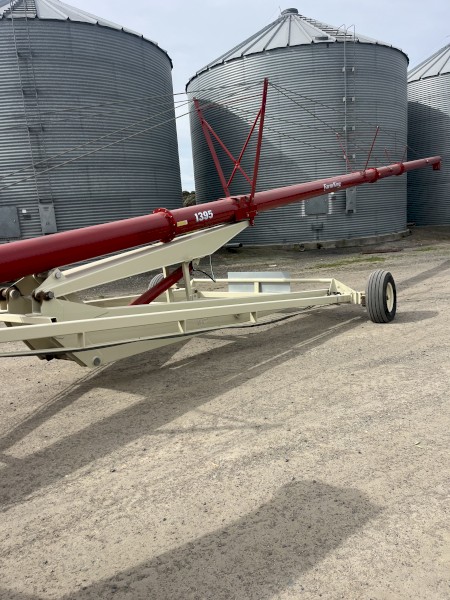 Farm king 1395 swing away auger