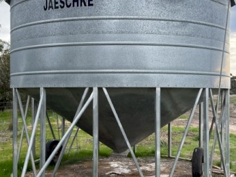 30t Jaeschke Fertiliser Field Bin.