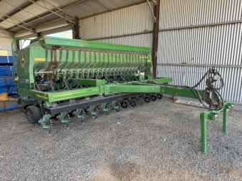 15ft John Deere 1590 Disc Seeder