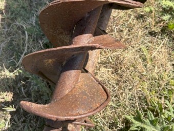 Delarue grain auger