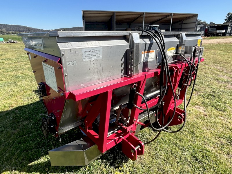 2019 Iris Agromaster Double Disc Linkage Spreader