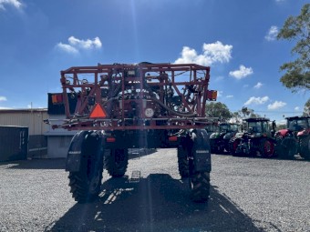Case iH Patriot 3330 Self Propelled Sprayer
