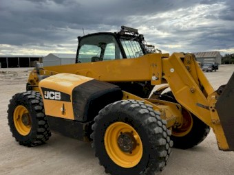 2004 JCB 540-70 Telehandler with Attachments