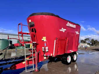 2019 Triolet Solomix SM-2 Feed Mixer