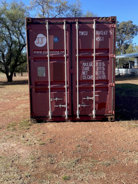Shipping container 