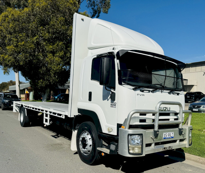 ISUZU FVD1000! 8.4m TRAY TRUCK! ROADWORTHY COMPLETED!